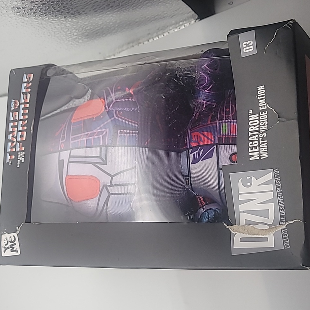 DZNR TRANSFORMERS Megatron Yume What’s Inside Edition 01 PLUSH -NEW IN BOX!